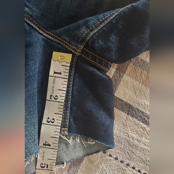 OLD NAVY DISTRESSED HIGH WAISTED JEAN SHORTS WITH RAW HEMLINE - Picture 5 of 5